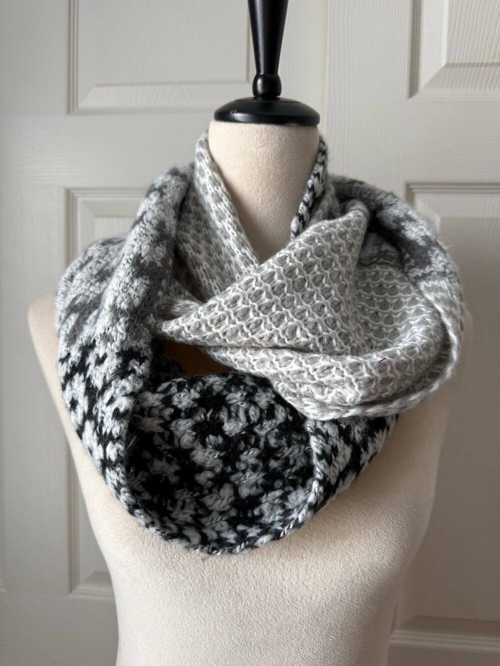 J. Jill Gray White Chunky Knit Infinity Scarf